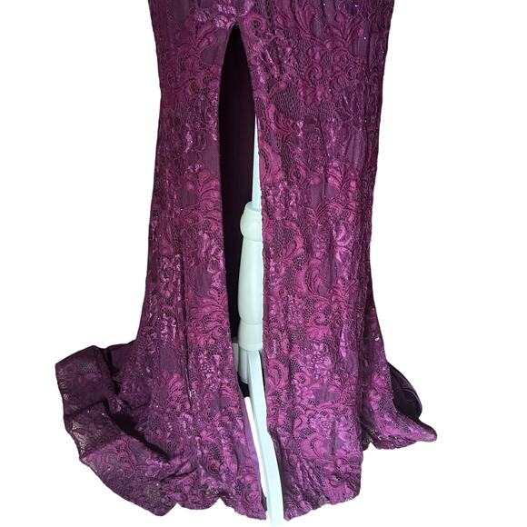 La Femme Women's 8 Dark Berry Deep V-neck Stretch Sparkle Embellished Lace Gown - Picture 6 of 16